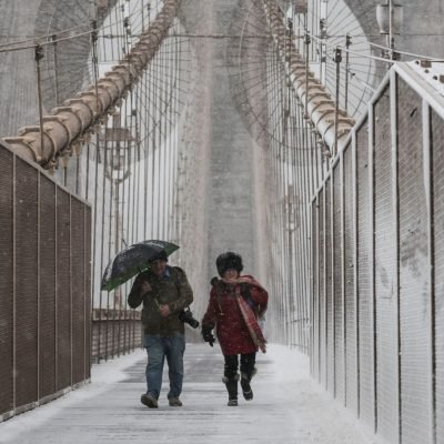 New Yorkers told to stay at home as blizzard threatens to become ‘bomb cyclone’